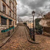 Montmartre en París: Encanto y Arte en Cada Esquina