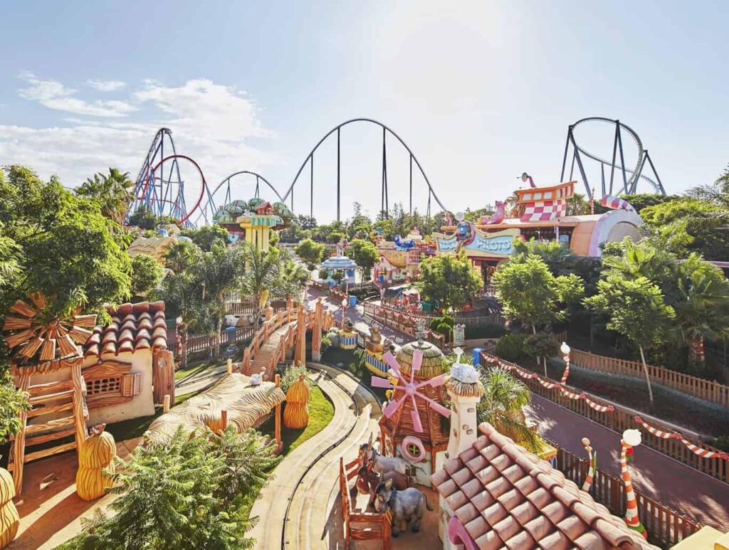 que ver en port aventura atracciones imperdibles y espectaculos destacados