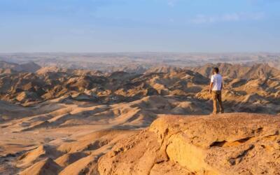 descubriendo swakopmund y el valle lunar un viaje a la eterna welwitschia