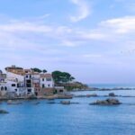 descubre los 10 lugares imprescindibles que ver en calella de palafrugell