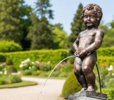 Manneken Pis Bruselas: Guía y Curiosidades