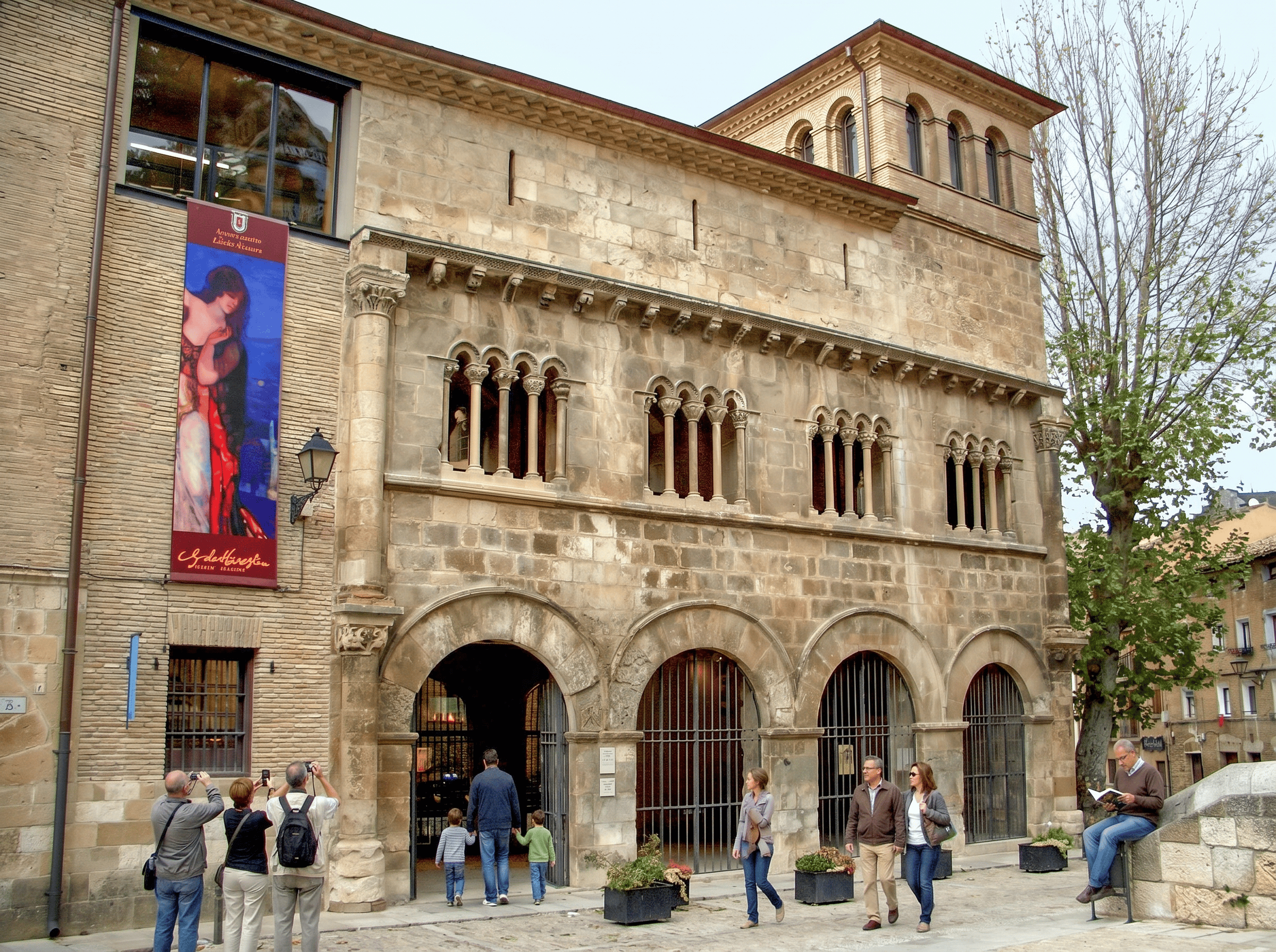 Palacio de los Reyes de Navarra en Estella-Lizarra, único ejemplo de románico civil
