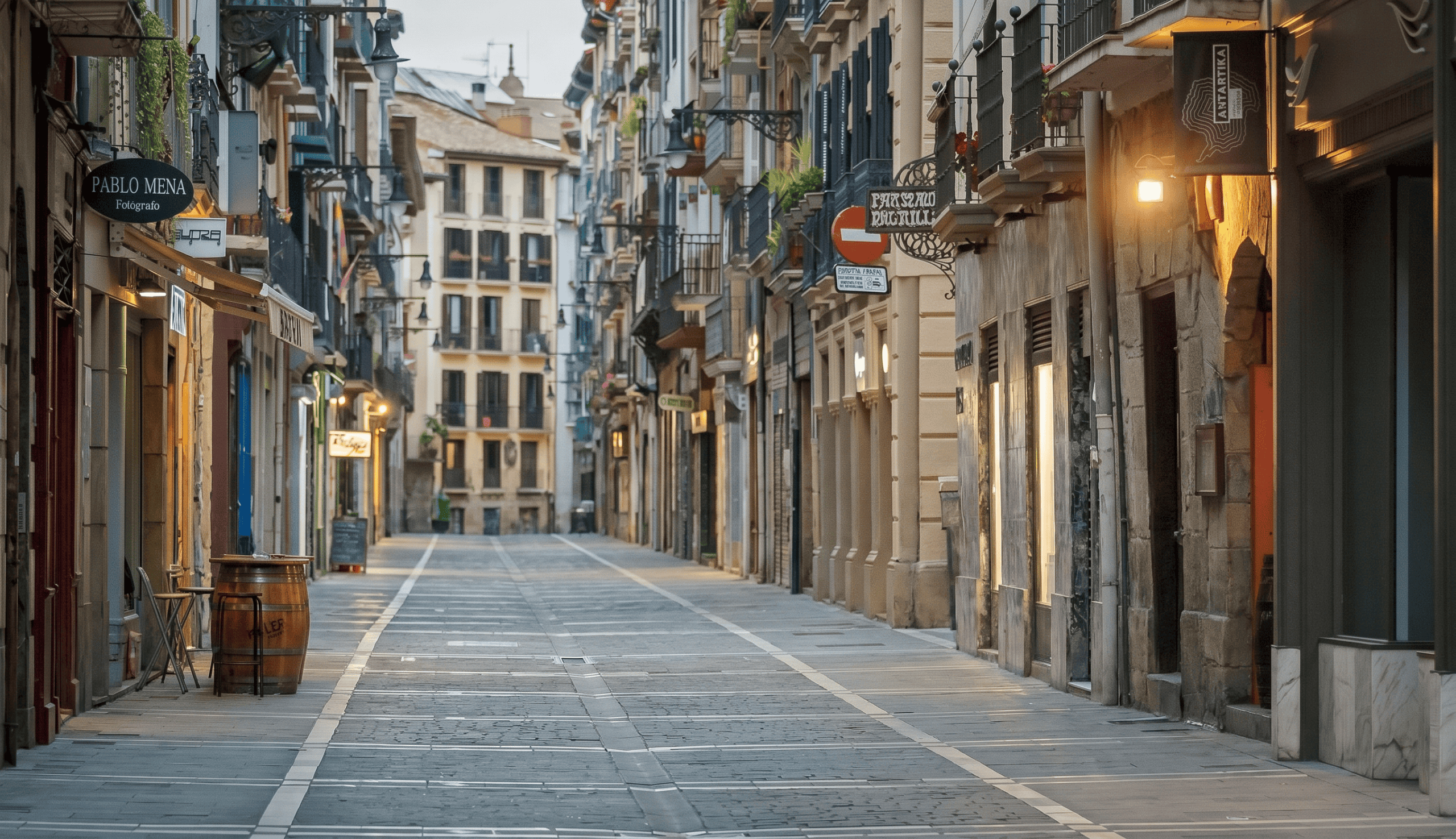 Casco Antiguo de Pamplona, calles empedradas y Plaza del Castillo