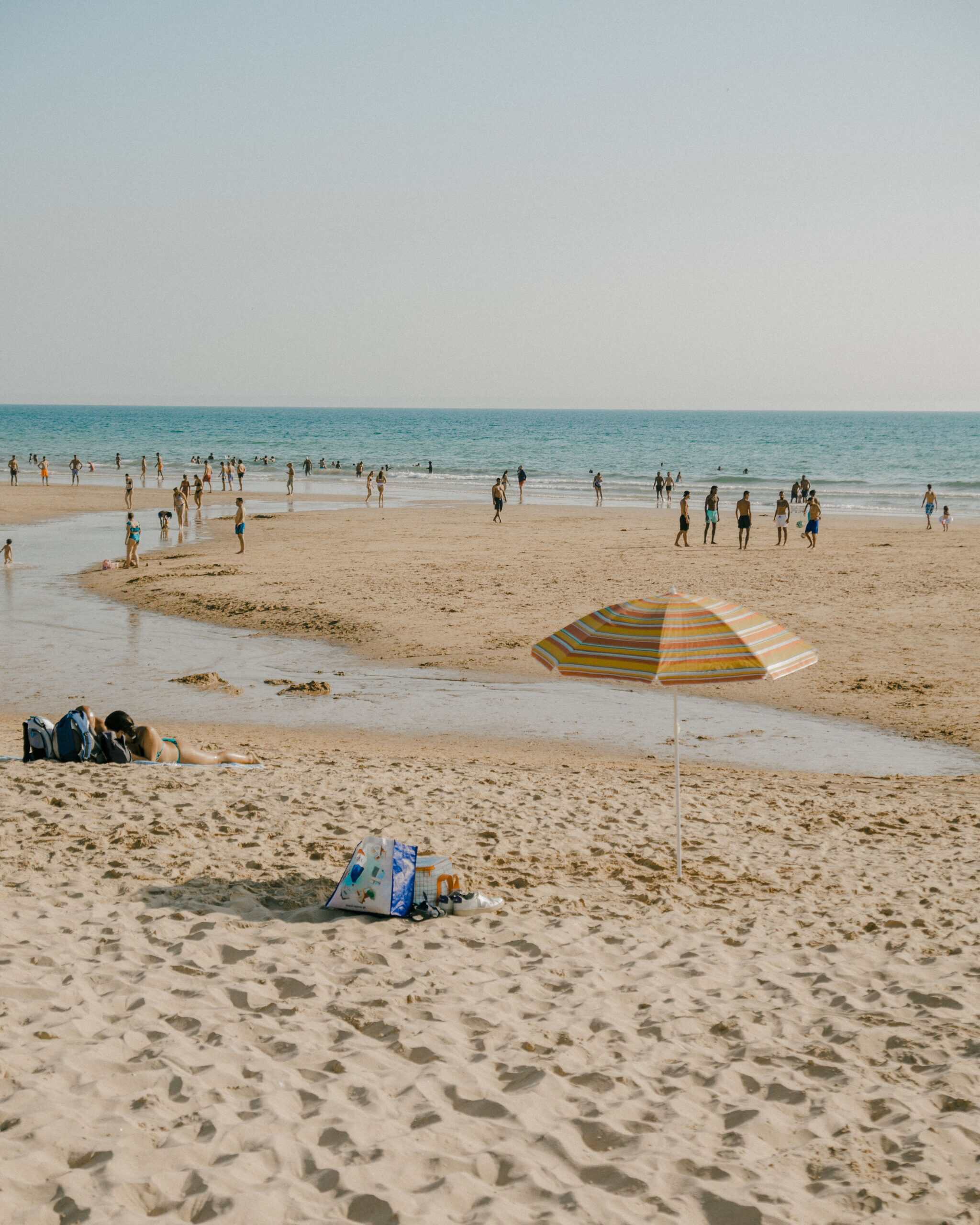 Calas de Roche en Conil de la Frontera, con acantilados